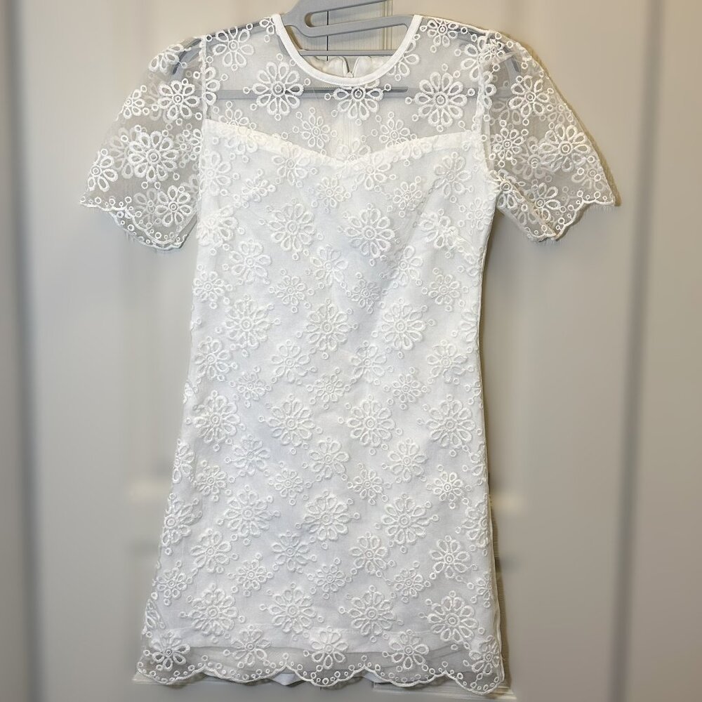 BEAUTIFUL Short-Sleeved Floral Lace Mini-Dress Size S